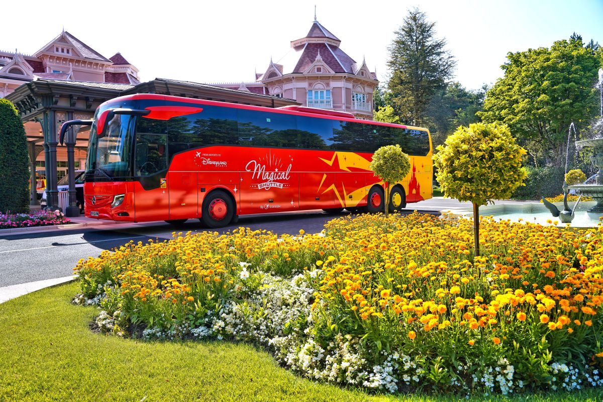 How to get from Charles de Gaulle Airport to Disneyland® Paris?